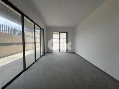 Brand new apartment for sale - Baabdat شقة جديدة للبيع - بعبدات