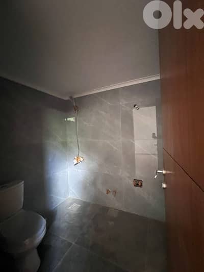 Brand new apartment for sale - Baabdat شقة جديدة للبيع - بعبدات