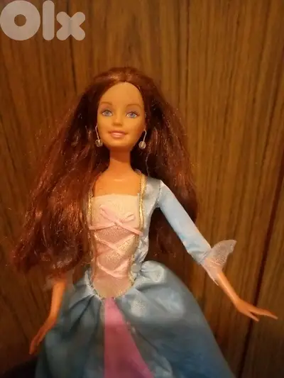 PRINCESS ERIKA &THE PAUPER TEA PARTY Great doll +own dress+shoes=31$