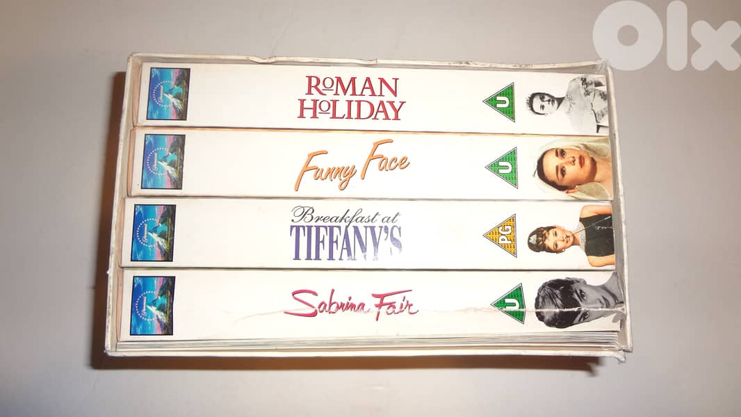 VHS cassettes many titles & genre prices start at 4$ 8