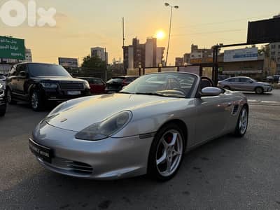 Porsche Boxster 2.5L 2004 Like new!!