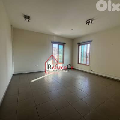 Prime location office in Jounieh مكتب الموقع الرئيسي في جونية