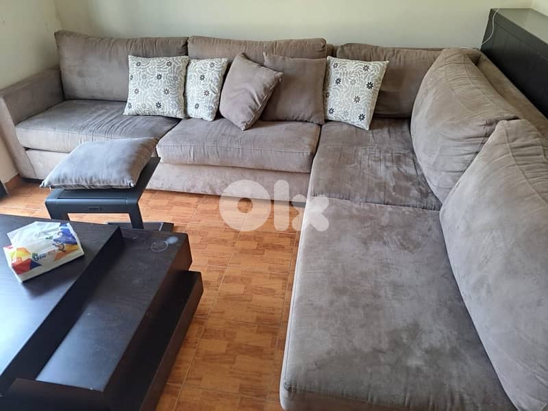 Full living room 0