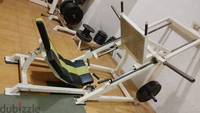 leg press machine like new 1