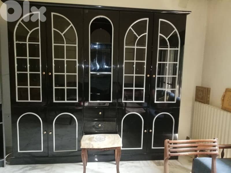 For Sale: Elegant Dining Room Set with Vitrine 3