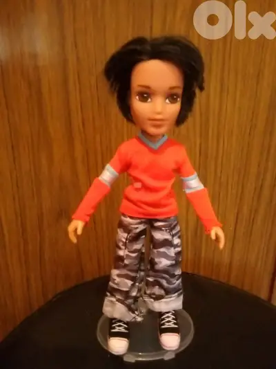 BRATZ CADE 1ST EDITION MGA 2001 Rare Great doll in Outfit+Converse=28$