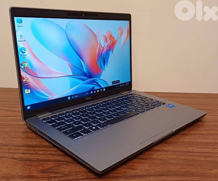 TOUCH GENERATION 11 - VGA IRIS XE - DELL CORE I7 - 16 RAM 1