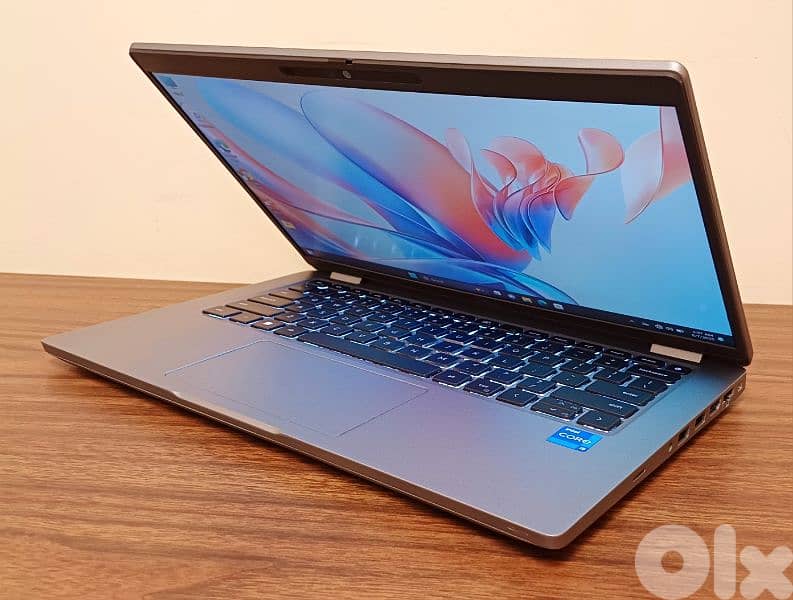 TOUCH GENERATION 11 - VGA IRIS XE - DELL CORE I7 - 16 RAM 3