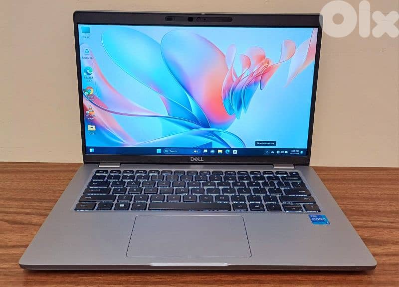 TOUCH GENERATION 11 - VGA IRIS XE - DELL CORE I7 - 16 RAM 6