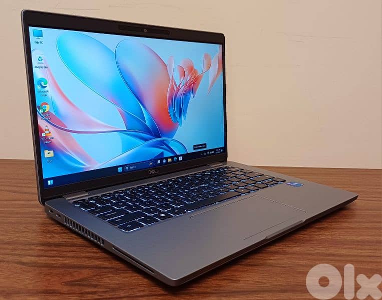 TOUCH GENERATION 11 - VGA IRIS XE - DELL CORE I7 - 16 RAM 8