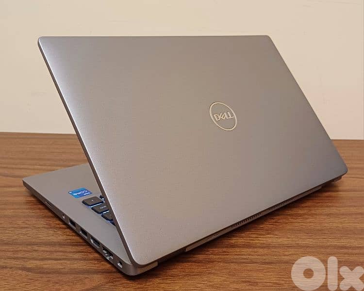 TOUCH GENERATION 11 - VGA IRIS XE - DELL CORE I7 - 16 RAM 13