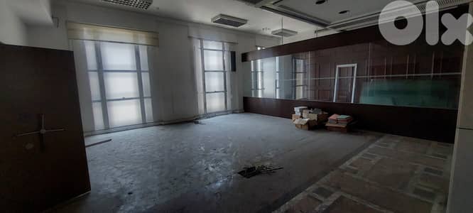 Office in Down Town for rent مكتب بموقع مميز في وسط المدينة للإيجار