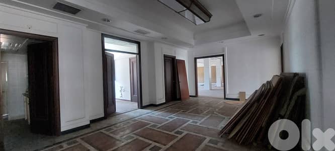 Office in Down Town for rent مكتب بموقع مميز في وسط المدينة للإيجار