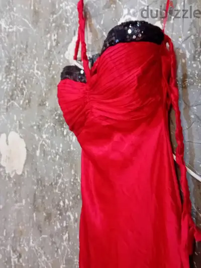 فستان احمر سهرة