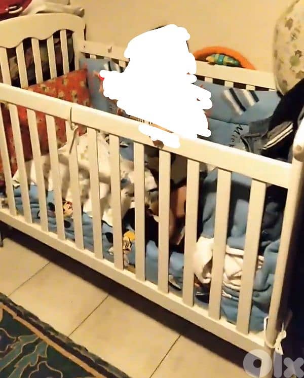 baby white wooden crib 0