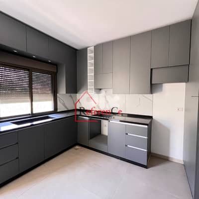 NEW Apartment with Sea view in Halat شقة جديدة مطلة على البحر في حالات