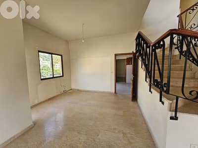 RWB378EA - Duplex apartment for rent in Bouar