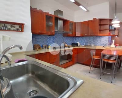 For sale – Spacious 260 sqm Apartment in Achrafieh REF#EP122596