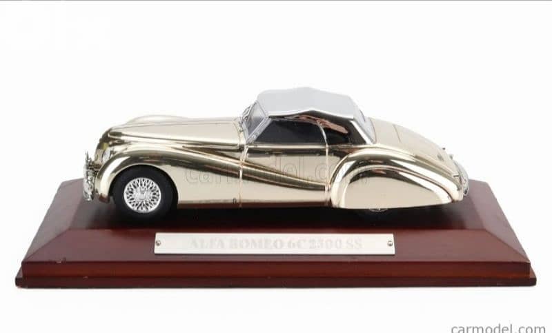 Alfa Romeo 6C 2500 SS (1951) diecast car model 1;43. 1