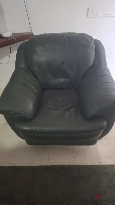 3 beautiful italian green leather sofas in good condition