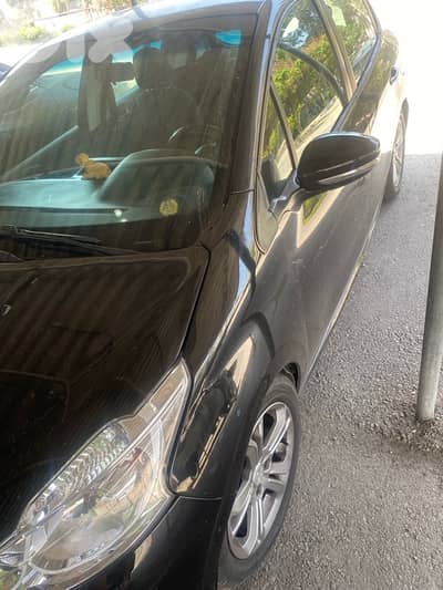 Peugeot 208 2016