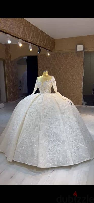 A royal designer wedding dress 0