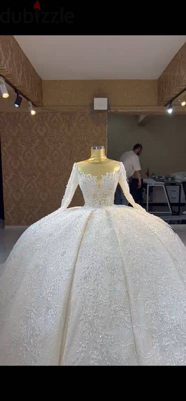 A royal designer wedding dress 1