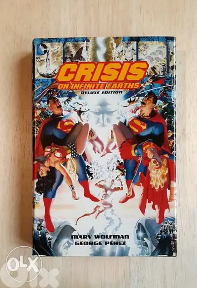 Crisis On Infinite Earths Graphic Novel.