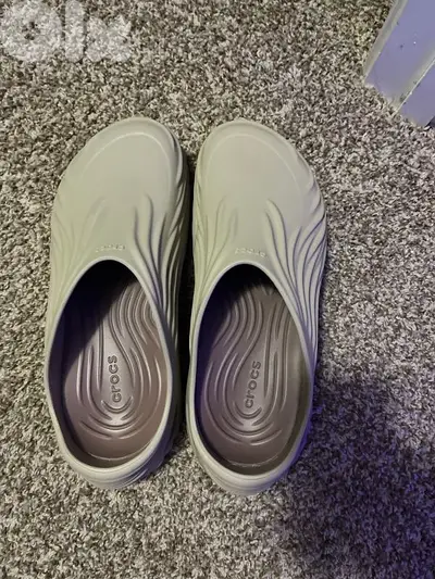 8I-539225 Authentic Crocs echo wave