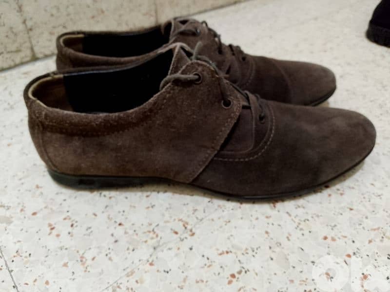 2 shoes size 42 only  all for 20$ used like new 1