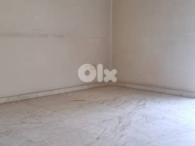 L18329-Spacious & Elegant Apartment For Sale in Hamra, Ras Beirut