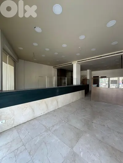 صالة للإيجار في حبوش على الأوتوستراد - Showroom for Rent in Habbouch
