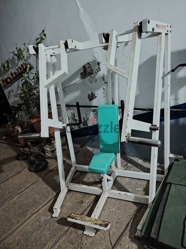 chest press hummer 1