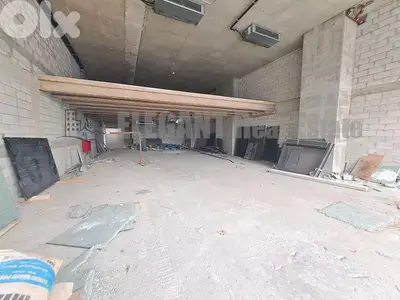 Huge Showroom | Prime Location | High End Finishing