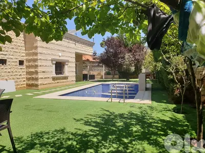 A 750 m2 Villa+Garden & Pool for sale in Aley - فيلا  للبيع في عاليه