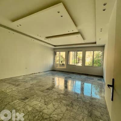 Office for rent in Mar Elias HN145 مكتب للإيجار في مار الياس