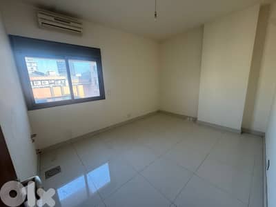 GMC259RAJ - Office for rent in Jdeideh - مكتب للإيجار في الجديدة
