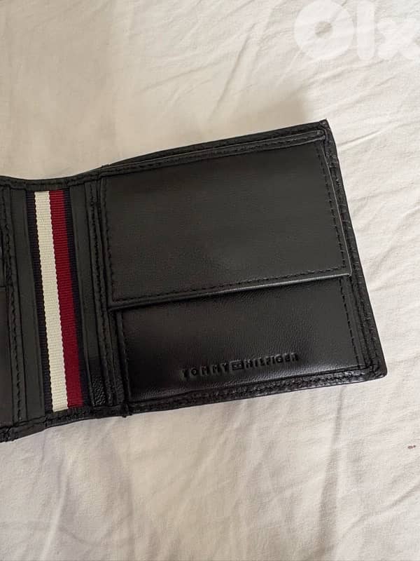 Tommy Hilfiger Wallet brand new never used 9