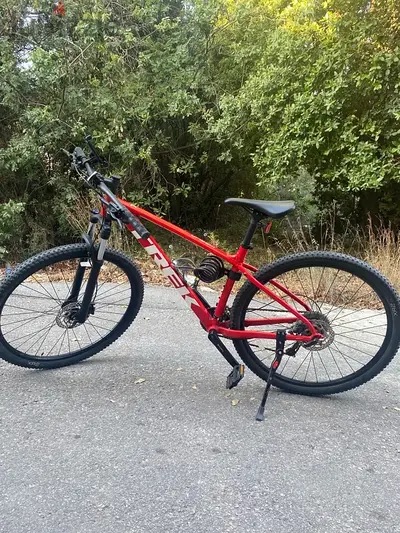 Trek marlin 7 mountain bike