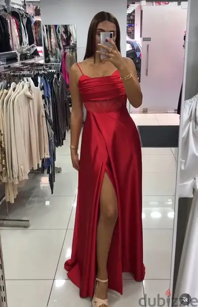 red prom dress