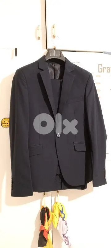 Navy Suit Size 44