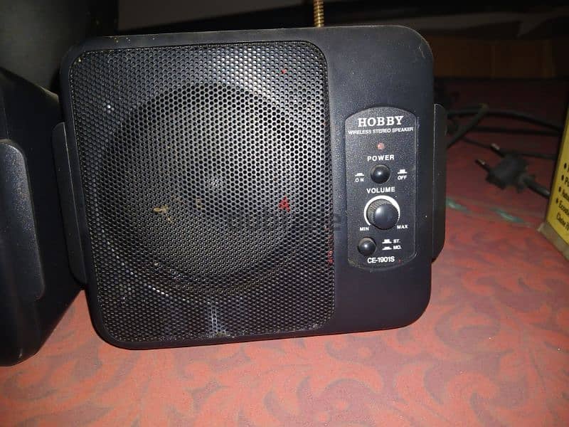 music equipment JBL 4