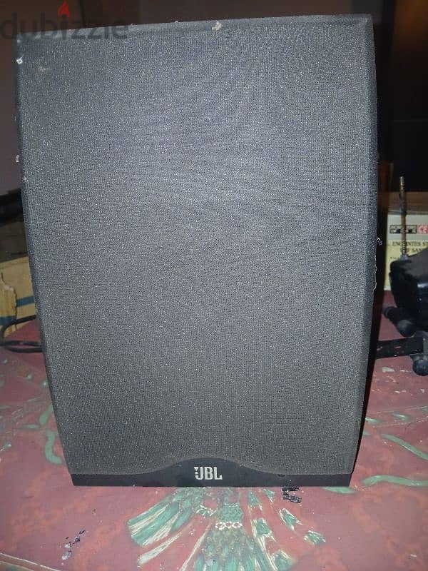 music equipment JBL 5