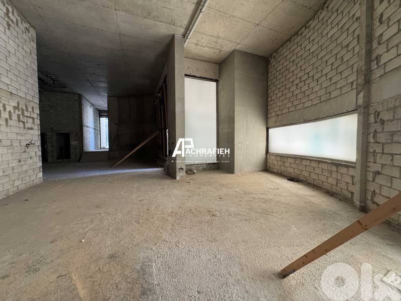 2 Floors 252 Sqm Shop for Rent In Downtown 0