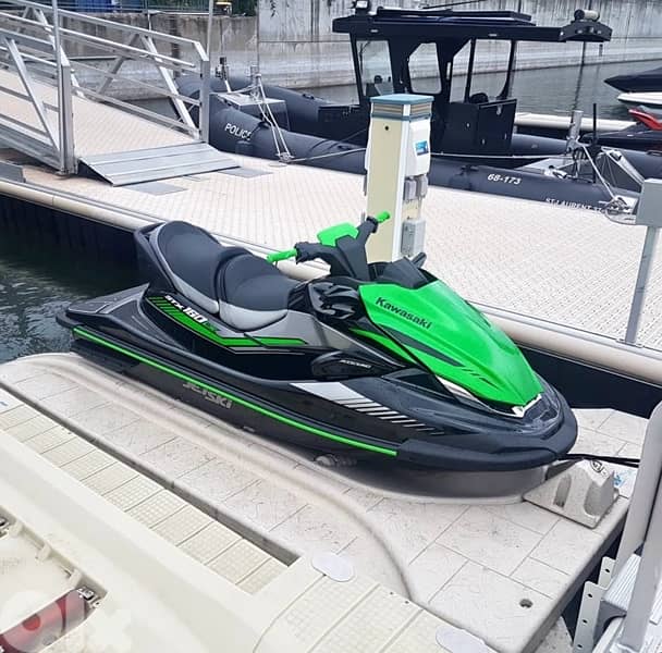 jet ski 0