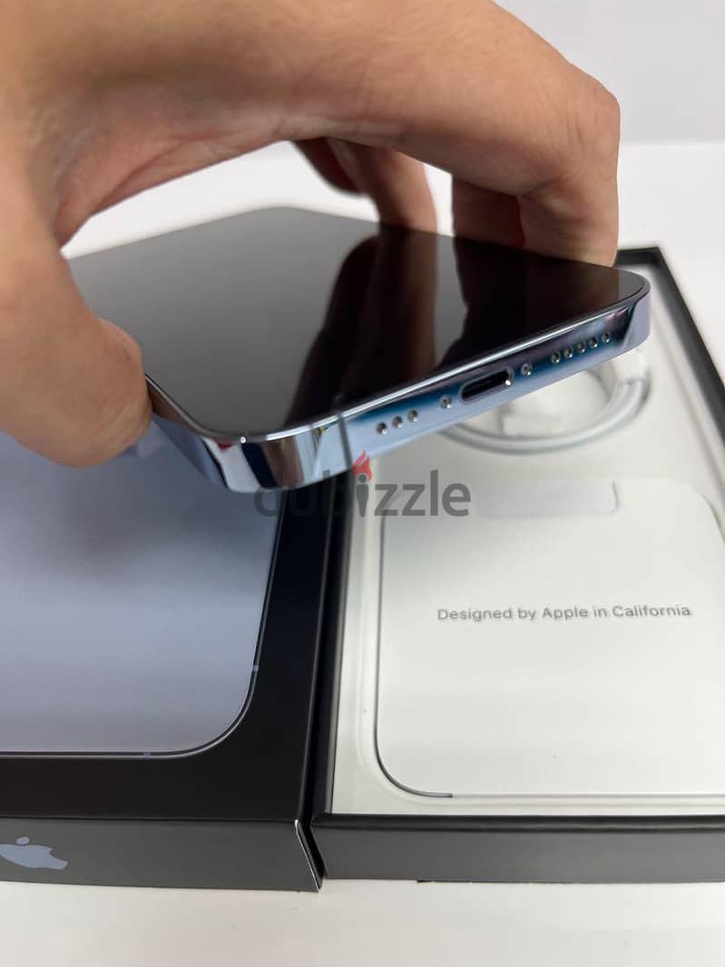 Mobile Phones - Apple iphones 4