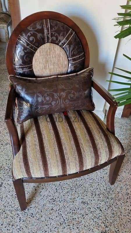 2 brown arm chair 0