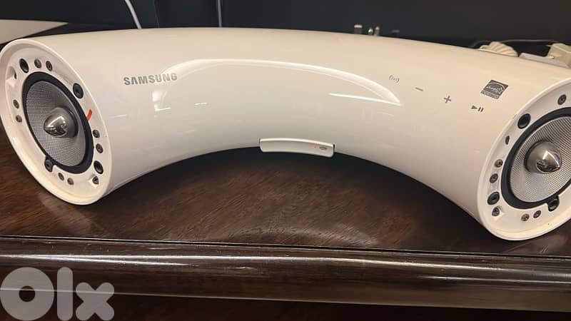 Samsung Bluetooth speaker 0