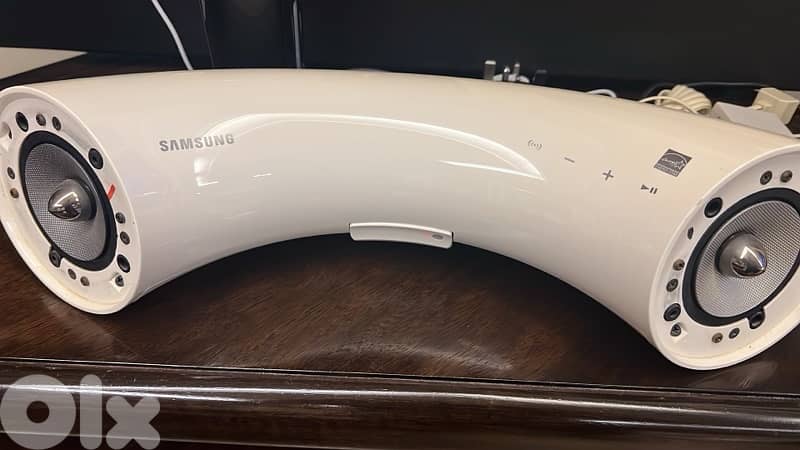 Samsung Bluetooth speaker 1