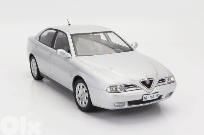 Alfa Romeo 166 2.0 V6 (1998) diecast car model 1;18 3